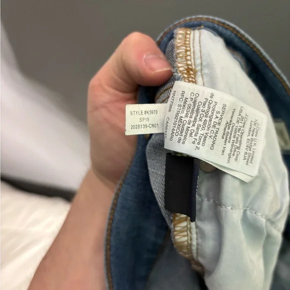 Madewell High Rise Denim Shorts in Derby Wash Button Front Edition Size 34 - Picture 5 of 5